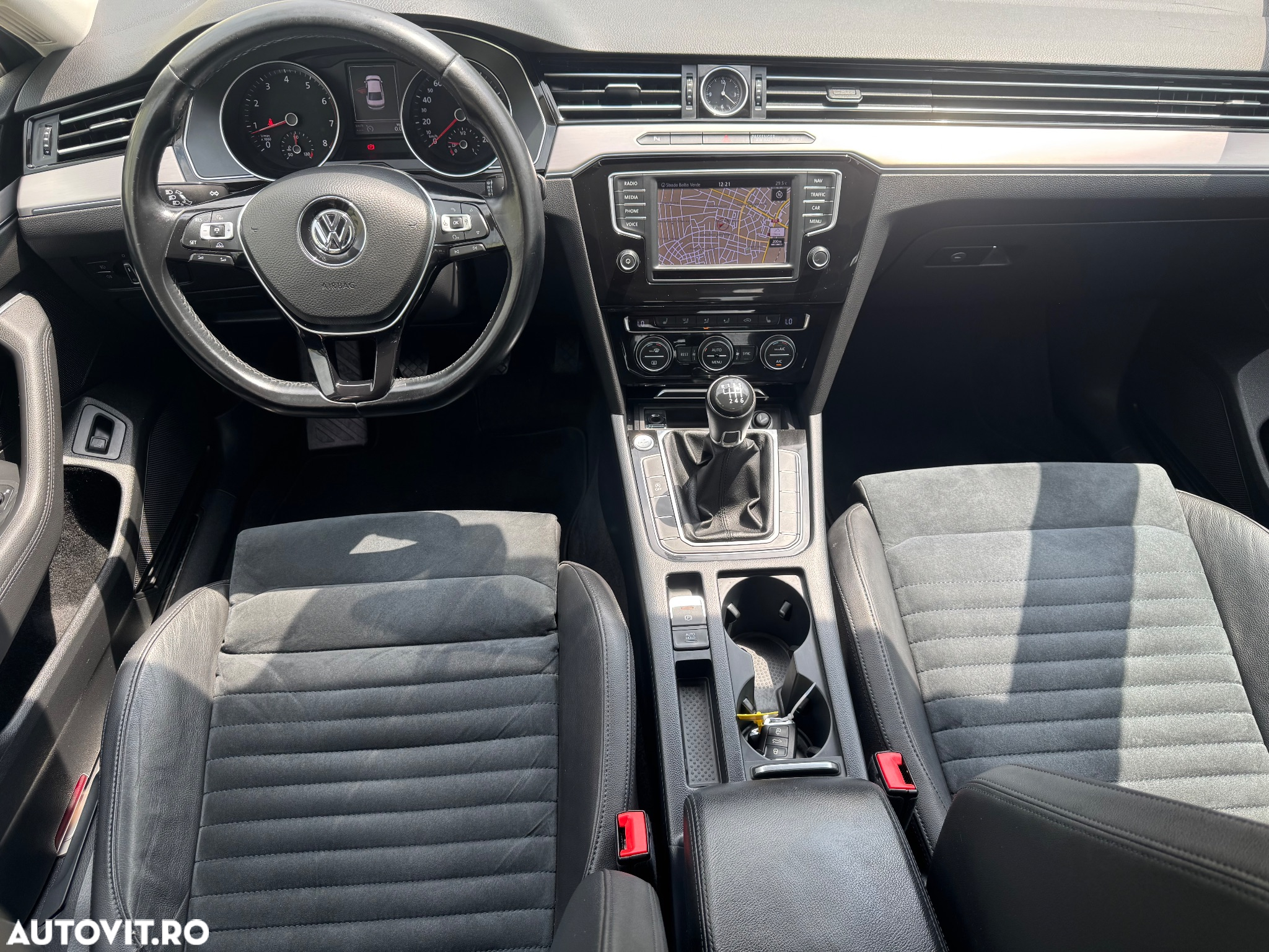 Volkswagen Passat Variant 1.4 TSI ACT (BlueMotion Technology) Highline - 9