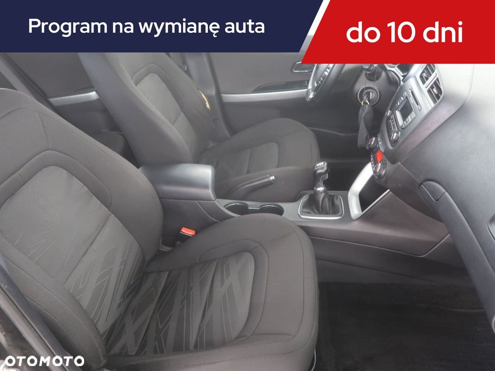 Kia Ceed - 11