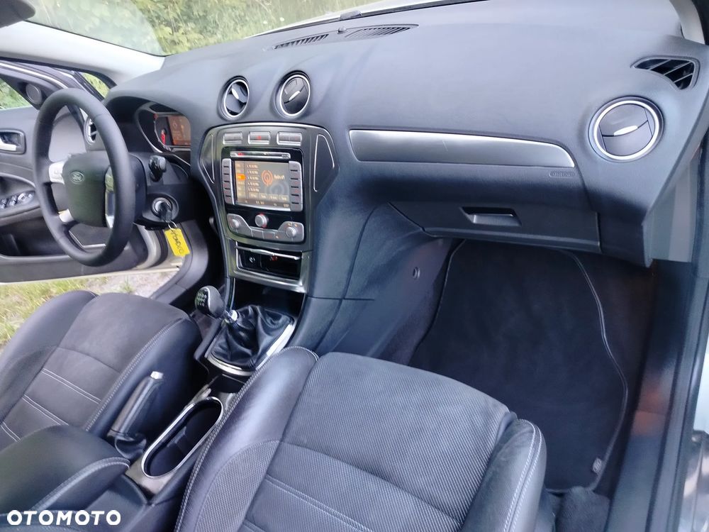 Ford Mondeo 2.0 TDCi Titanium - 18
