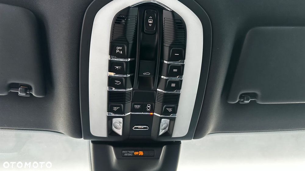 Porsche Macan - 31