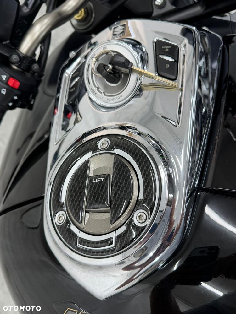 Suzuki GSX - 30