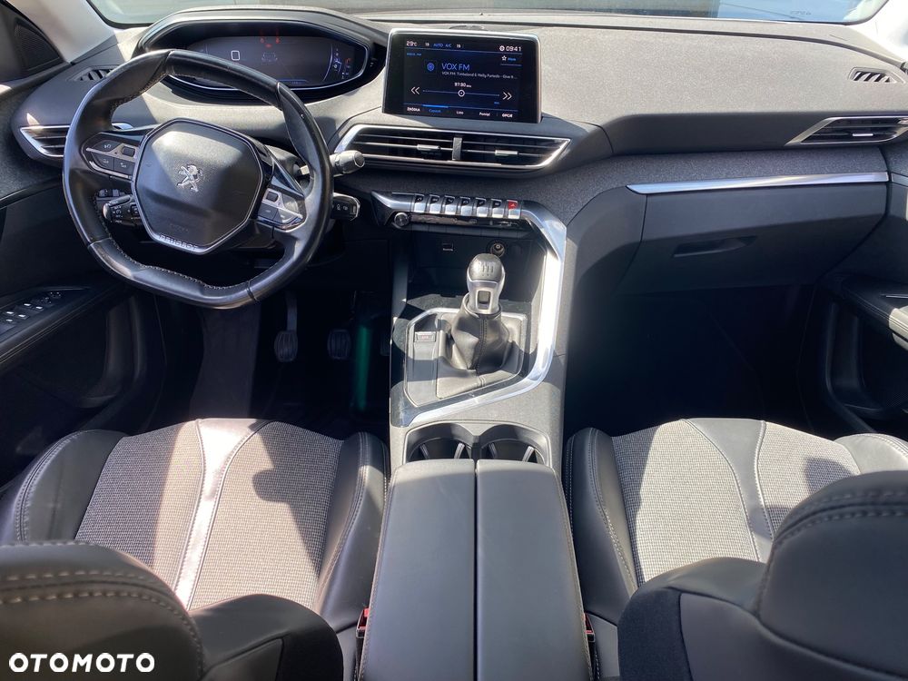 Peugeot 3008 1.6 BlueHDi Allure S&S - 28
