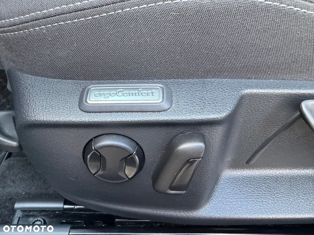 Volkswagen Passat 1.8 TSI BMT Comfortline DSG - 28
