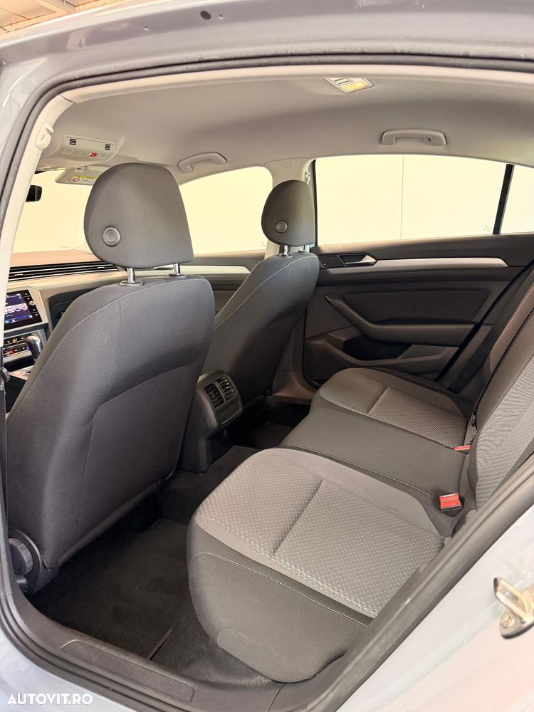 Volkswagen Passat 2.0 TDI DSG Comfortline - 10
