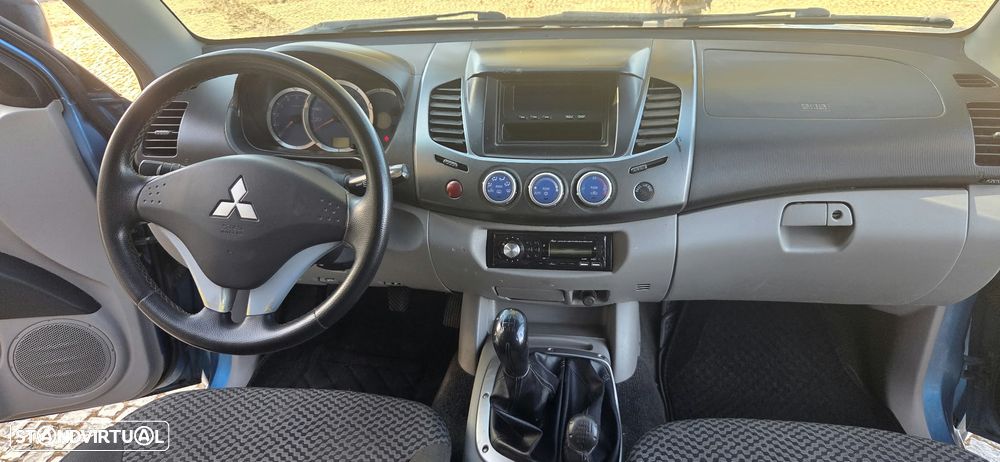 Mitsubishi L200 Pick Up 4x4 Intense Cabine Dupla - 23