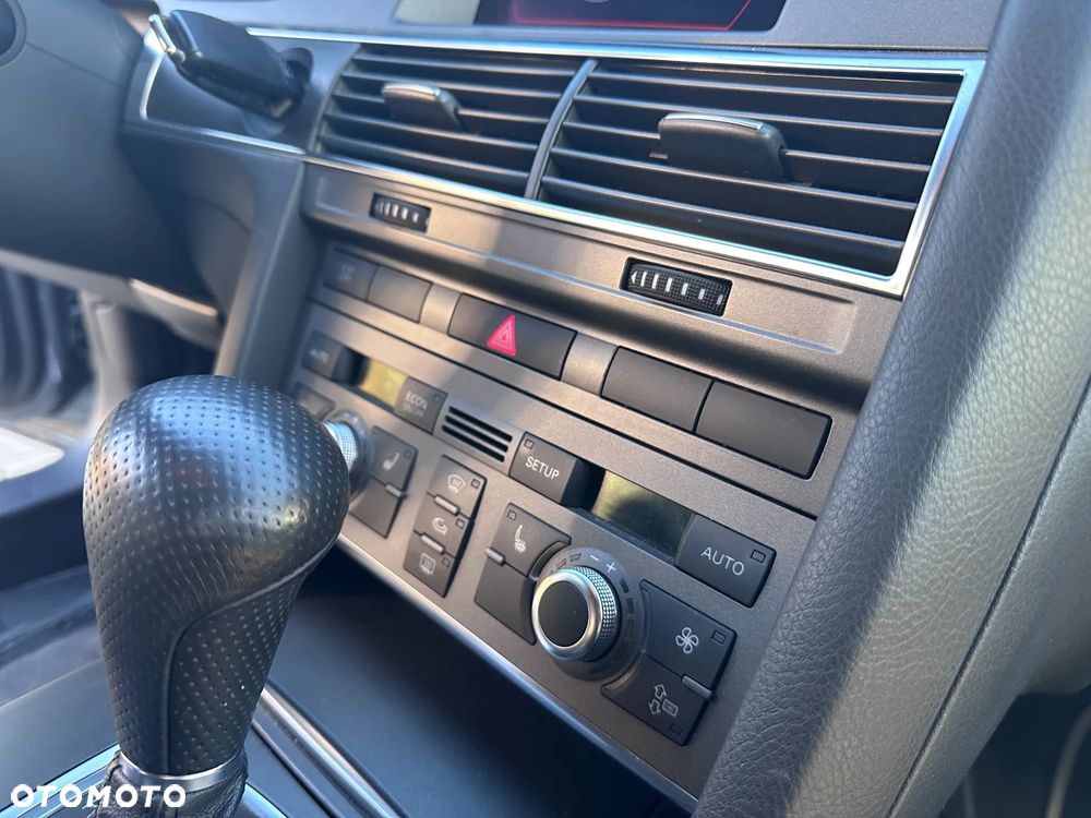 Audi A6 Avant 4.2 quattro tiptronic - 27