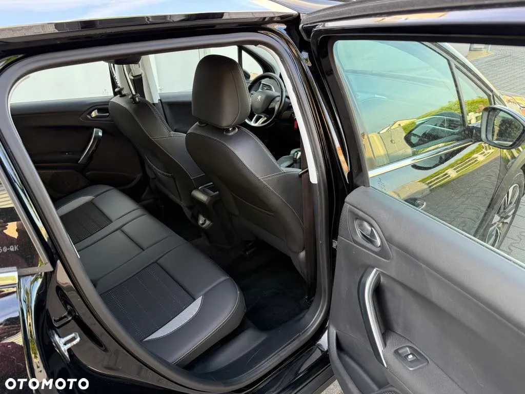Peugeot 2008 BlueHDi 100 STOP & START Allure - 6