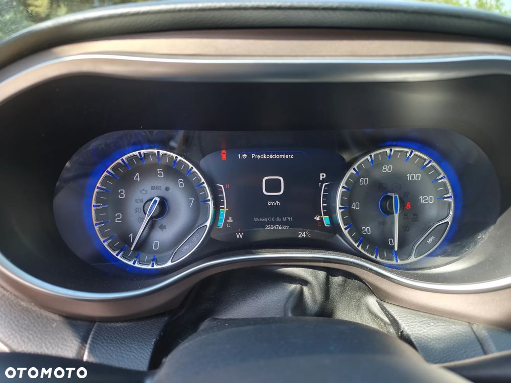 Chrysler Pacifica - 21