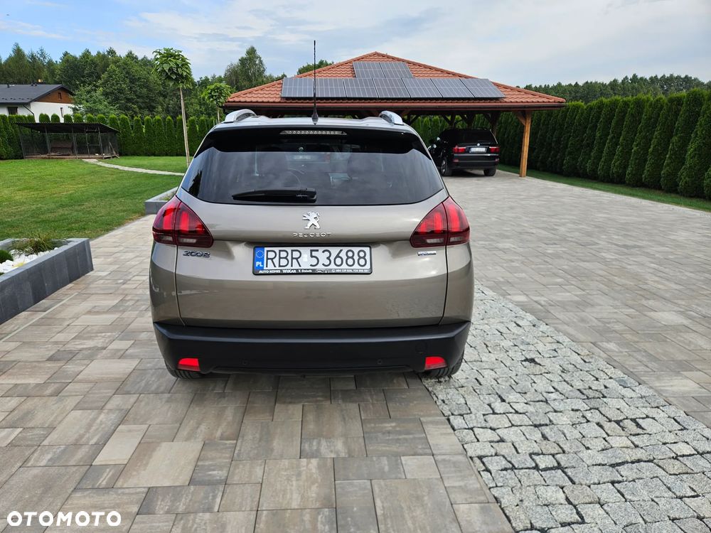 Peugeot 2008 1.2 Pure Tech Signature - 18