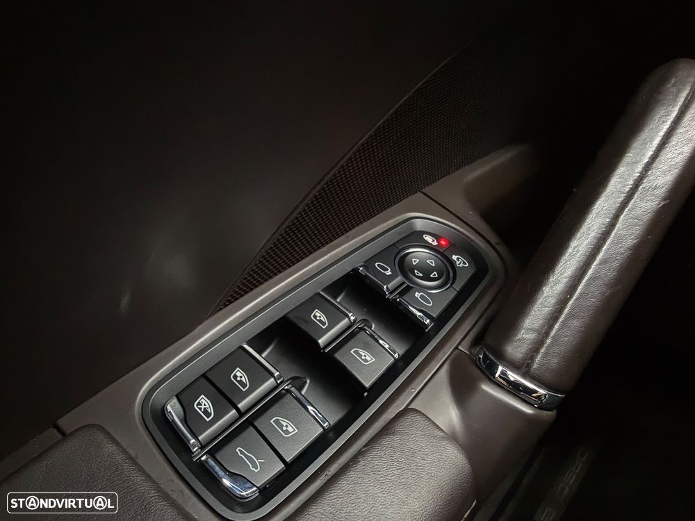 Porsche Cayenne S - 36