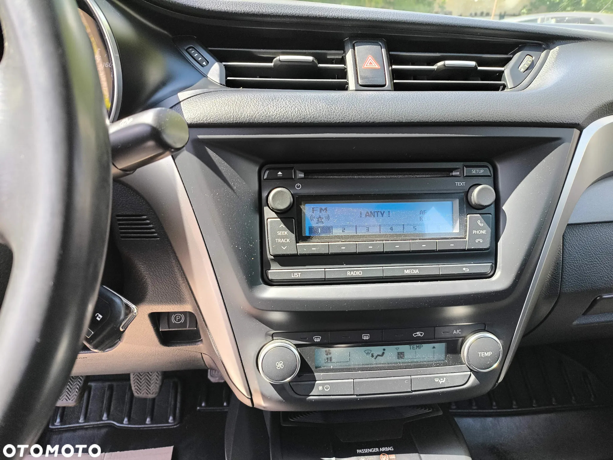 Toyota Avensis 1.8 Active - 15