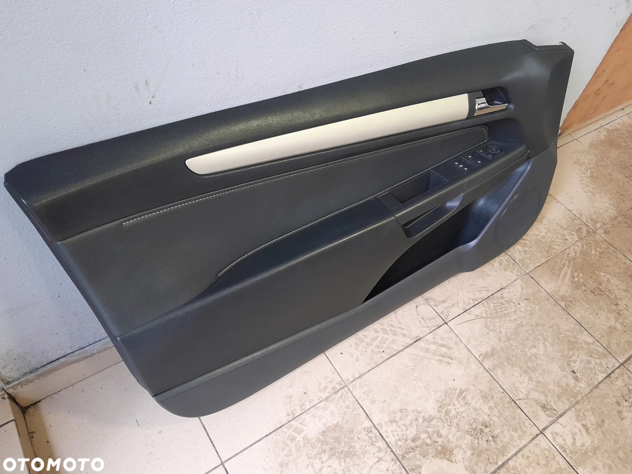 Boczek tapicerka drzwi lewych OPEL Astra H cabrio Twin Top 04-10r. - 5