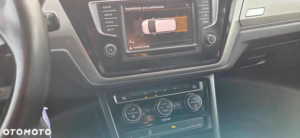 Volkswagen Touran - 14