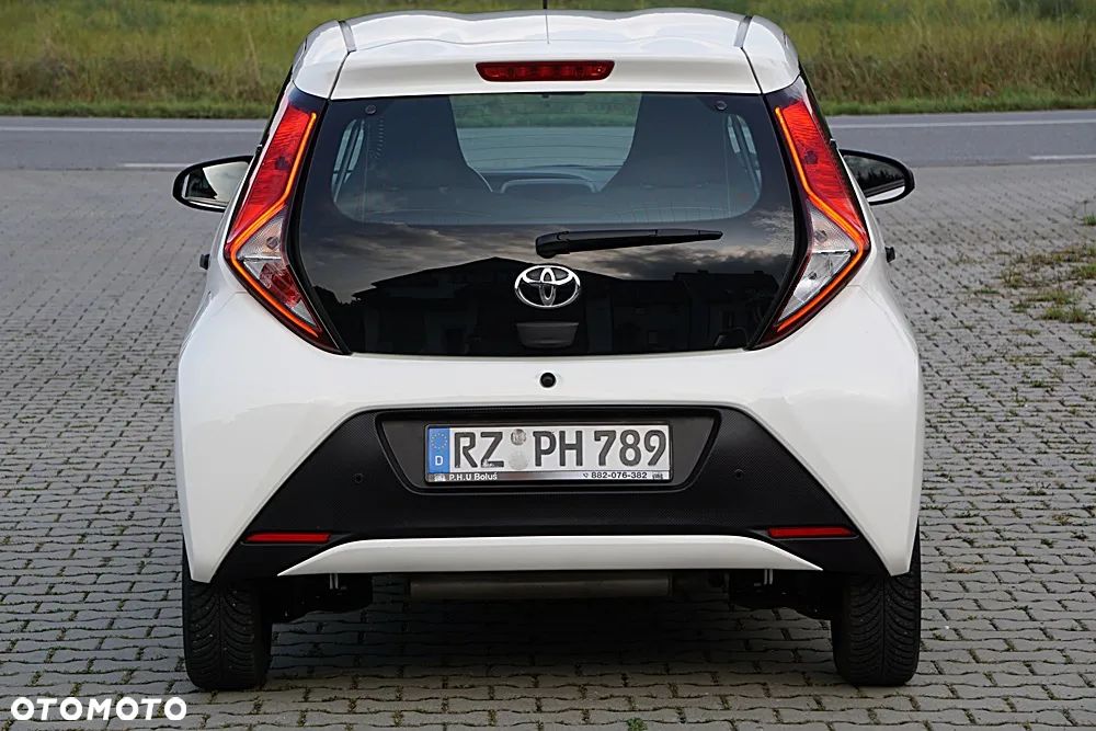 Toyota Aygo x-cite - 16