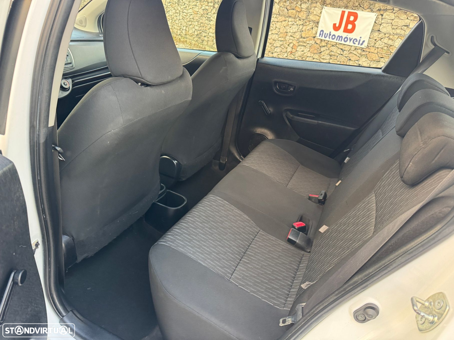 Toyota Yaris 1.0 VVT-i - 12
