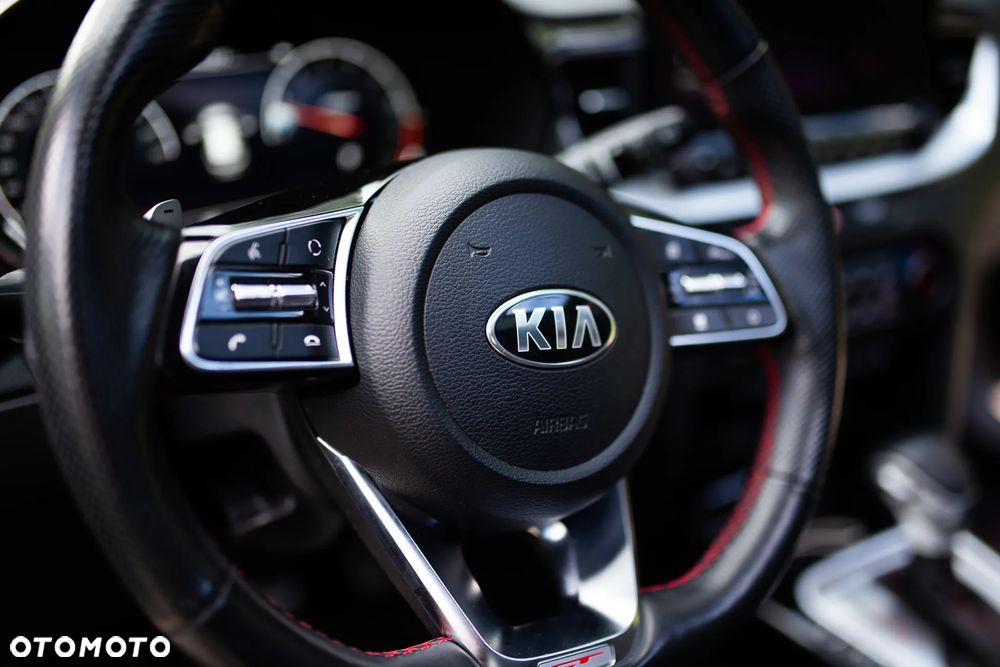 Kia ProCeed 1.6 T-GDI GT DCT - 13