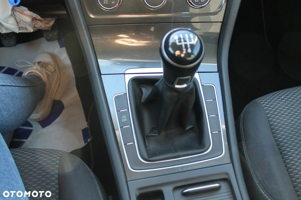 Volkswagen Golf - 18