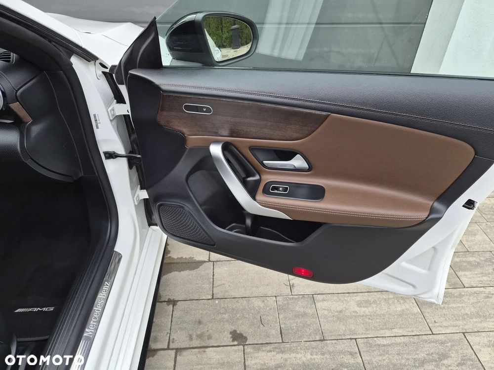 Mercedes-Benz CLA 250 7G-DCT AMG Line - 21