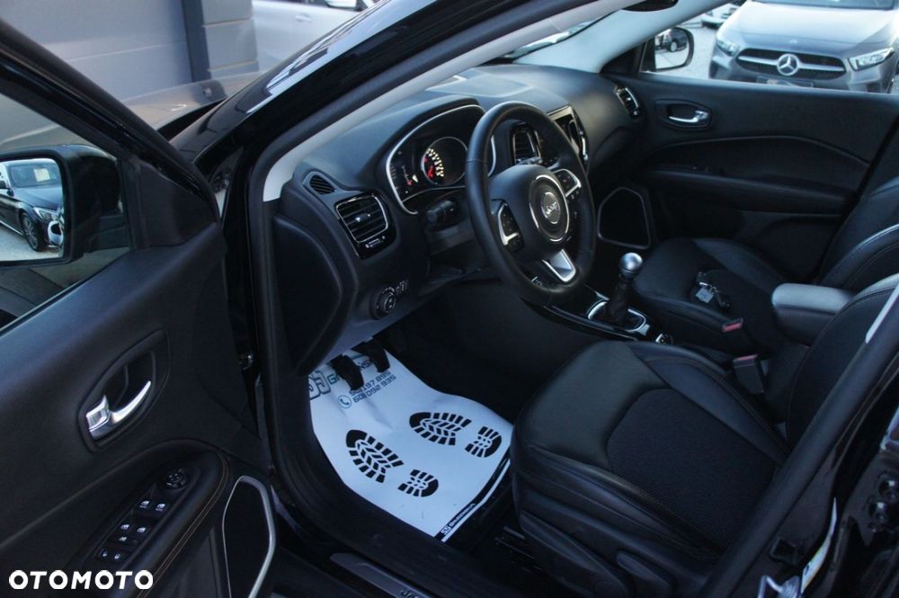 Jeep Compass - 12
