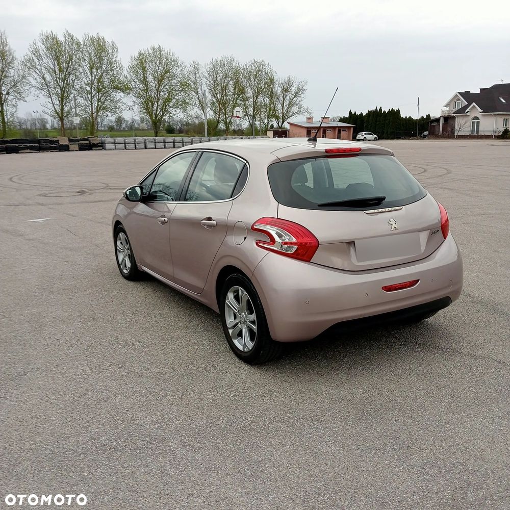 Peugeot 208 1.2 PureTech Allure - 3