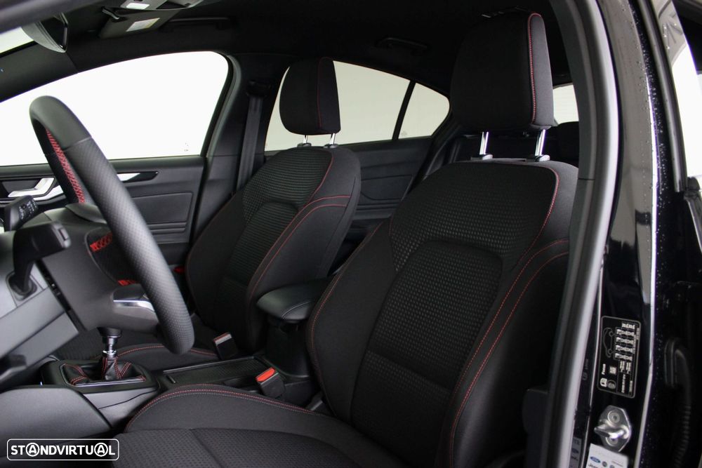 Ford Focus 1.0 EcoBoost MHEV ST-Line - 32