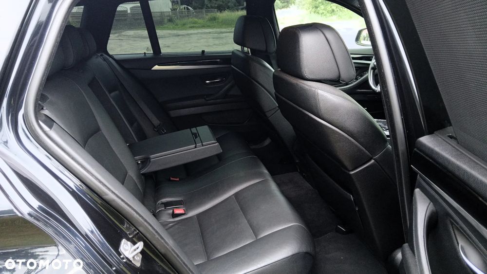 BMW Seria 5 528i Sport-Aut - 13