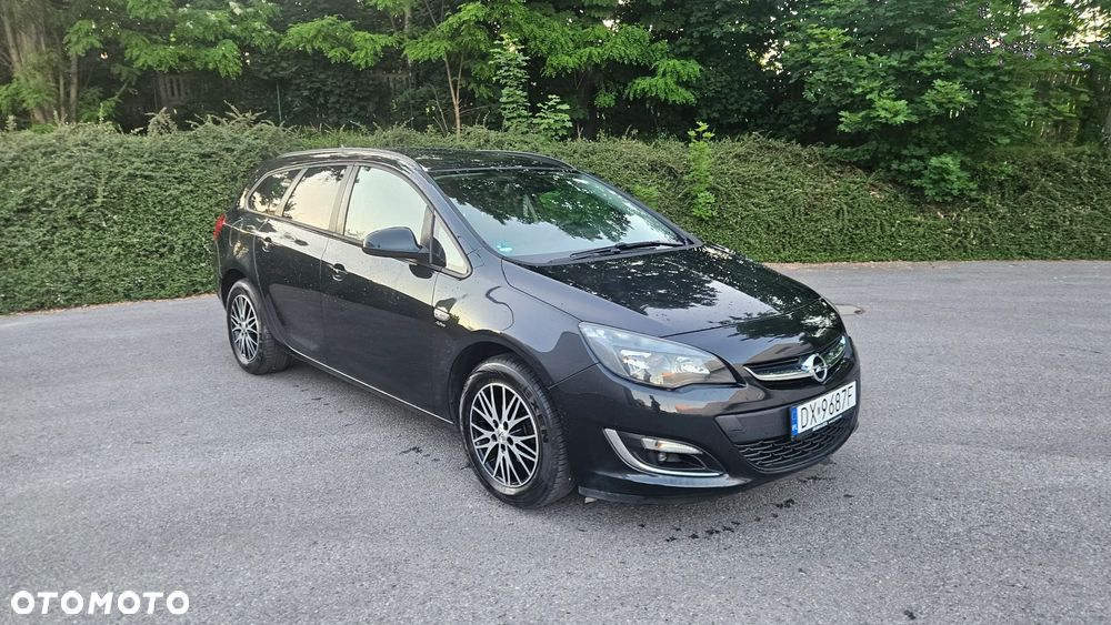 Opel Astra 1.4 Turbo 150 Jahre - 8