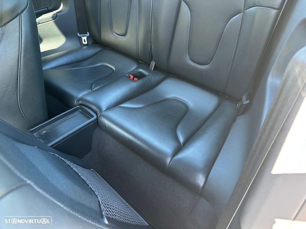 Audi TT Coupé 2.0 TDI quattro S-line - 32