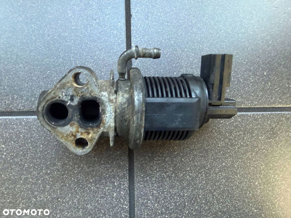 ZAWÓR EGR 1.6 8V VW AUDI SEAT SKODA 06A131501J - 1