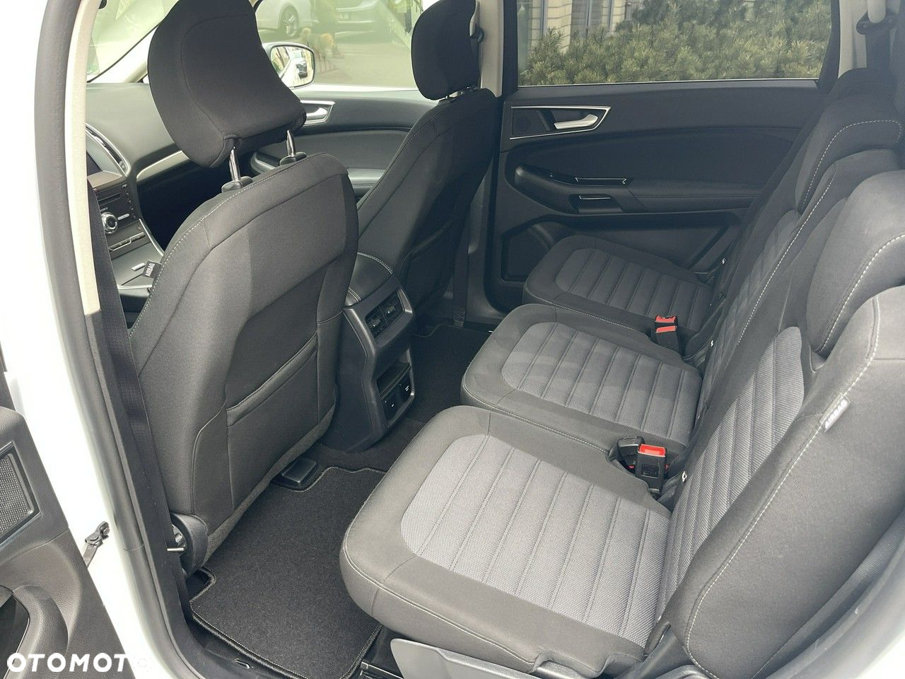 Ford S-Max - 25