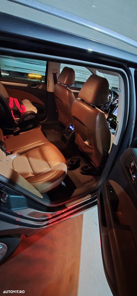 Skoda Superb 1.6 TDI FAMILY - 12