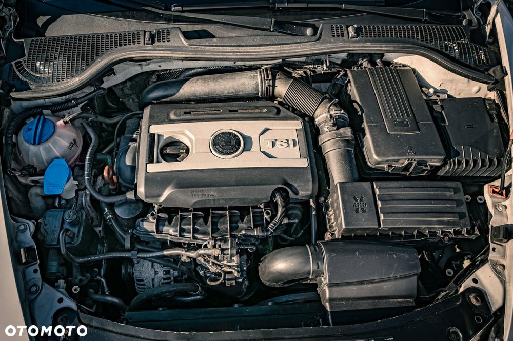 Skoda Octavia 2.0 TSI RS - 12