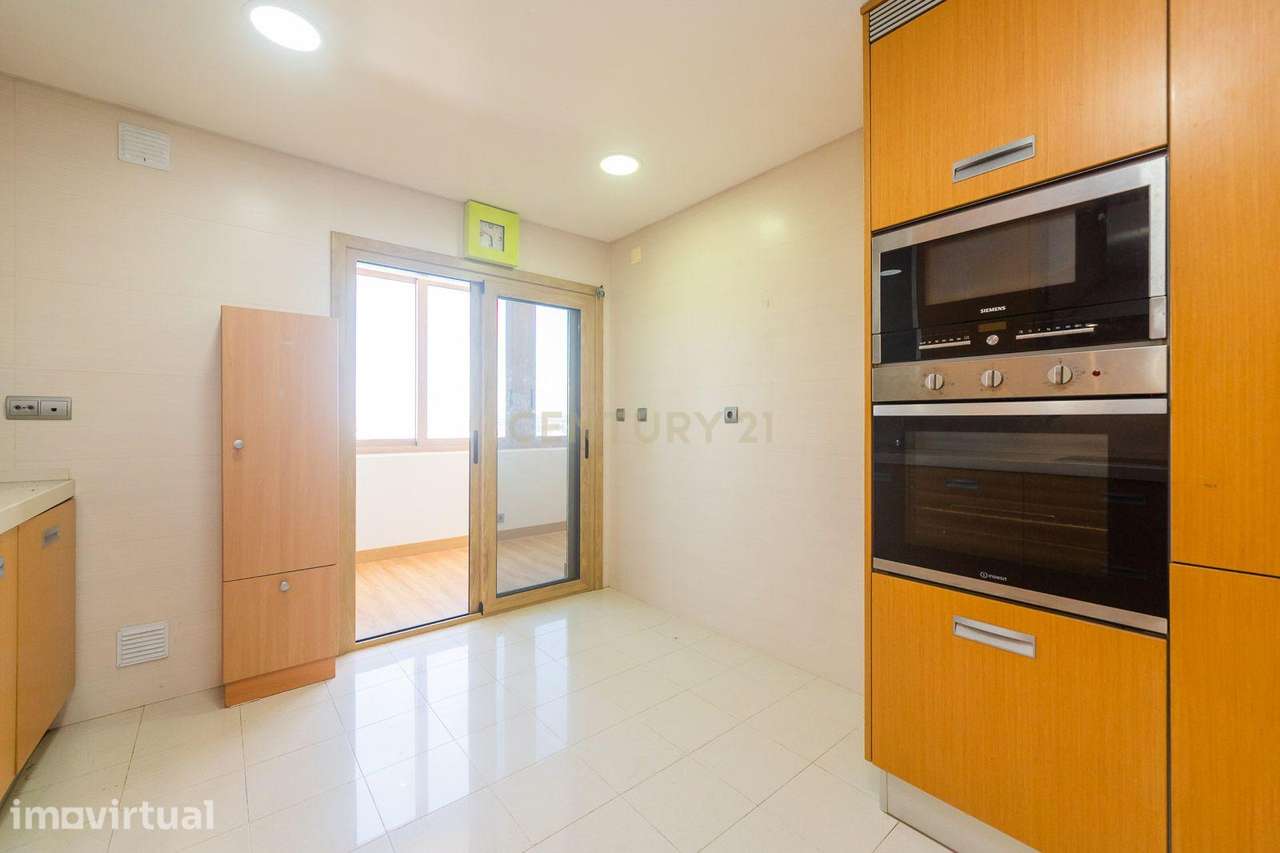 Apartamento T3 Duplex em São Domingos de Rana, Cascais - Grande imagem: 5/60