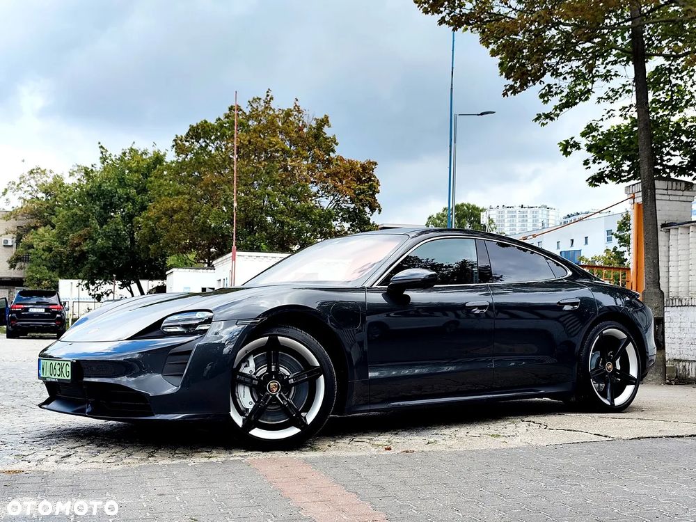 Porsche Taycan Turbo - 4