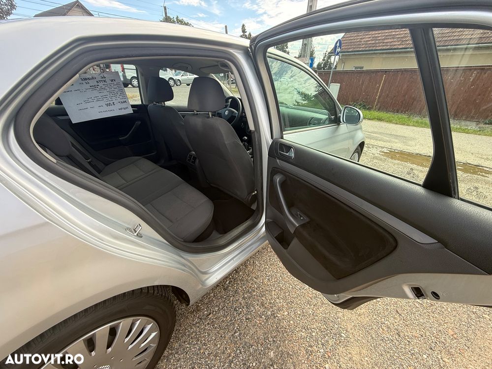 Volkswagen Jetta 1.6 Comfortline - 10
