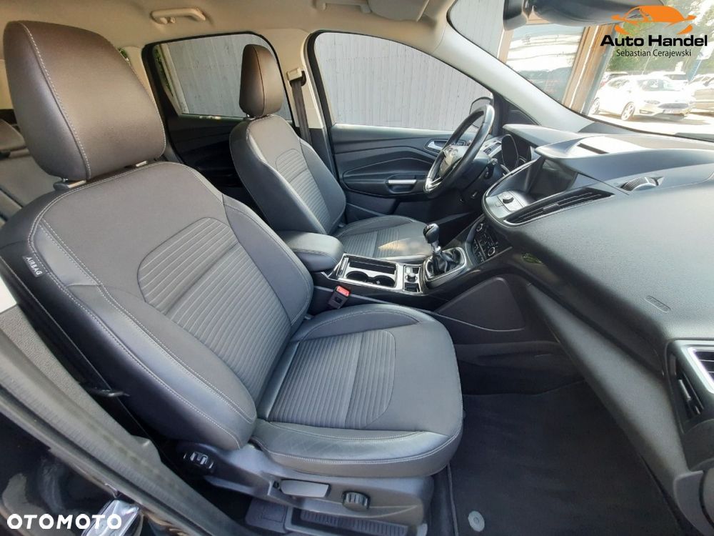 Ford Kuga 1.5 EcoBoost 2x4 Titanium - 41
