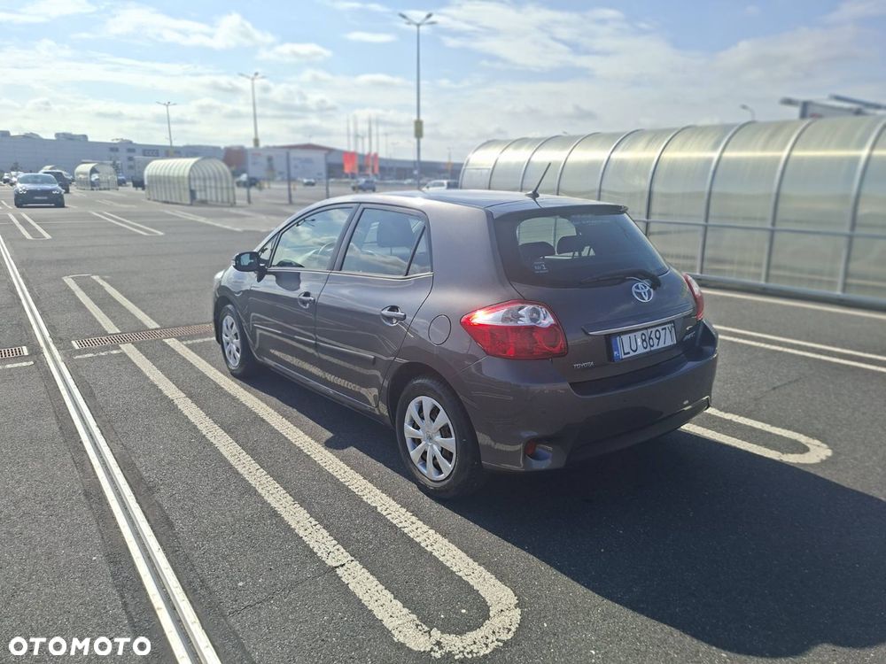 Toyota Auris 1.33 VVT-i Active - 4