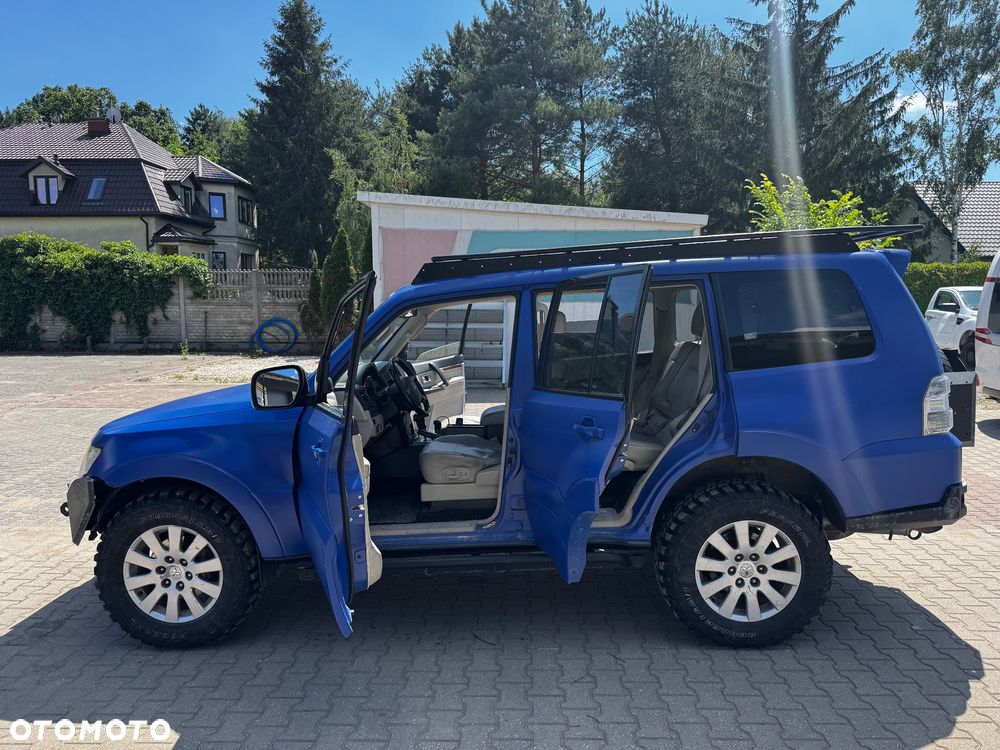 Mitsubishi Pajero - 17