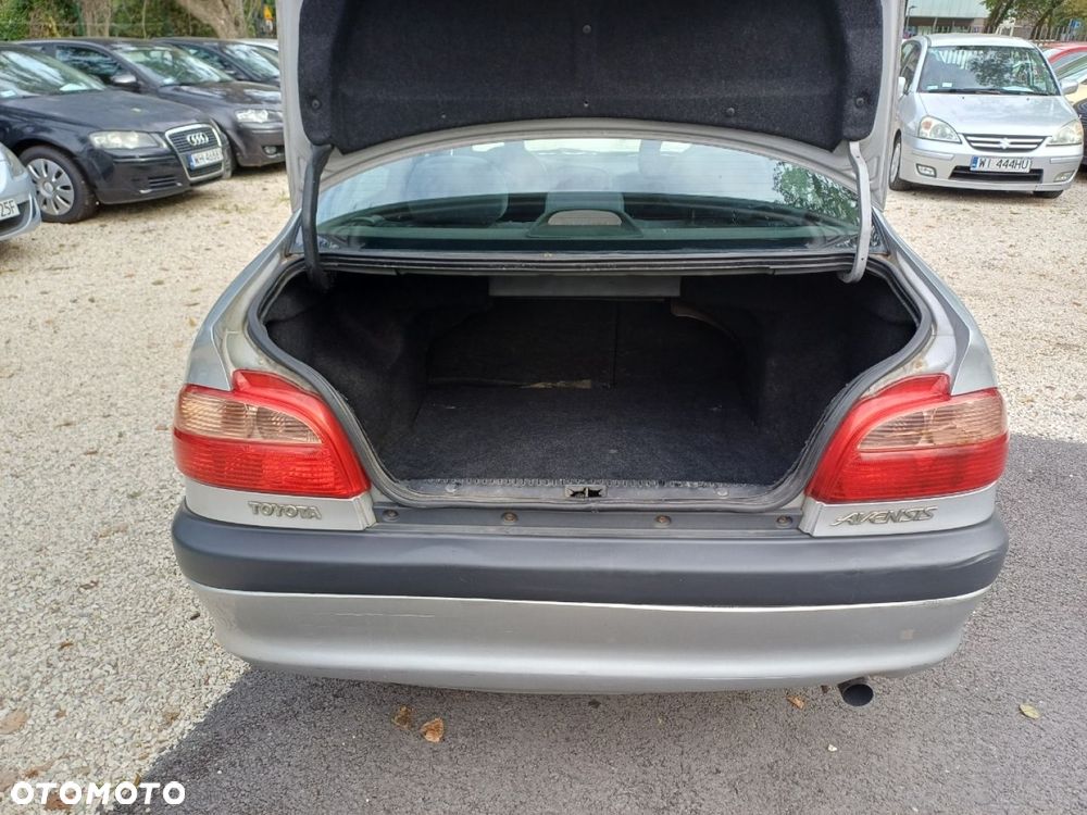 Toyota Avensis - 11