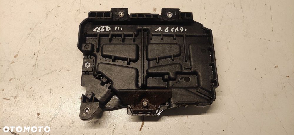KIA CEED III 1.6 CRDI D4FE PODSTAWA POD AKUMULATOR AKUMULATORA OBUDOWA 17- - 1