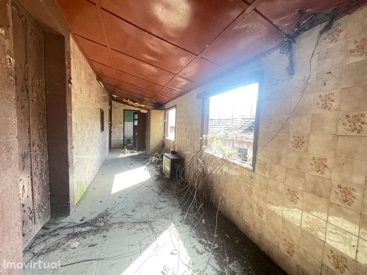 2 Moradias para restaurar, inseridas em um terreno de 2962m2, em Sandi - Grande imagem: 4/31