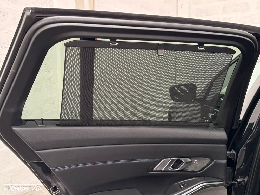 BMW 330 e Touring Pack M Auto - 46