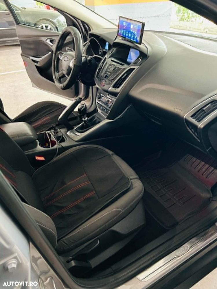 Ford Focus - 31