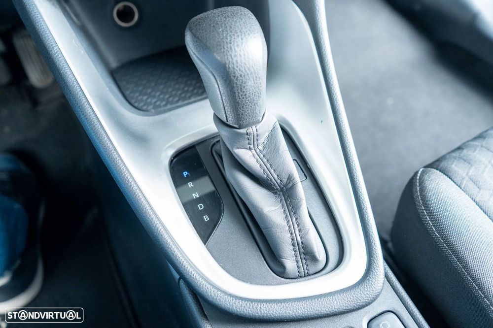 Toyota Yaris 1.5 HDF Comfort Plus - 6