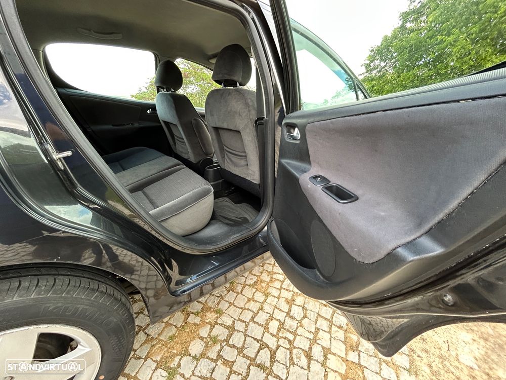 Peugeot 207 1.4 HDi Premium - 20