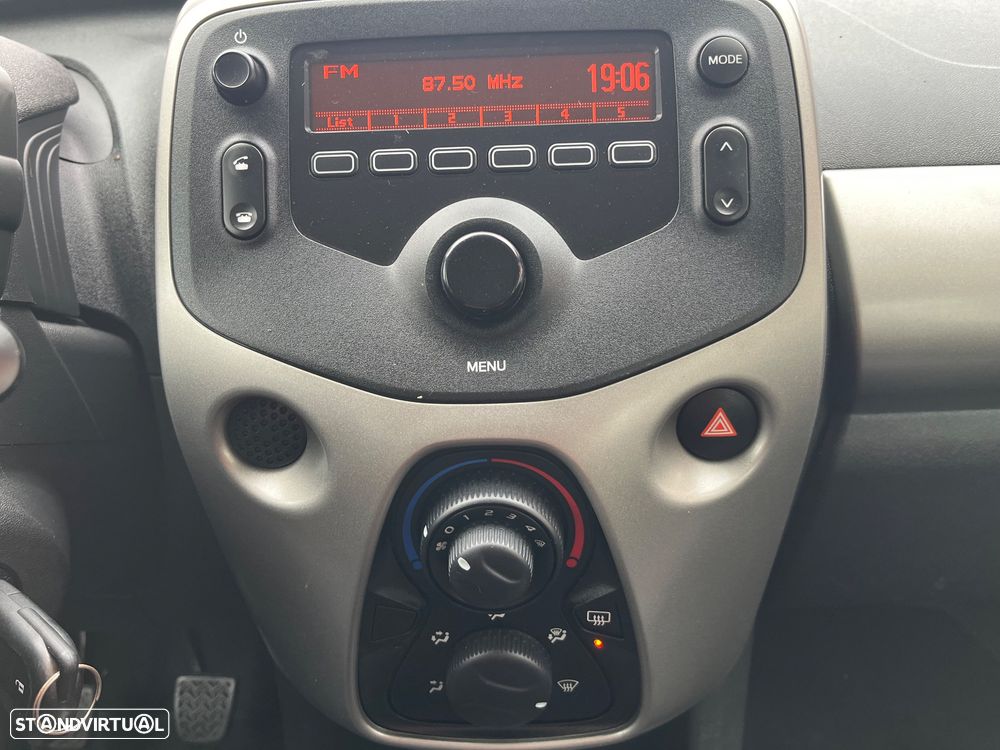 Peugeot 108 1.0 VTI - 13