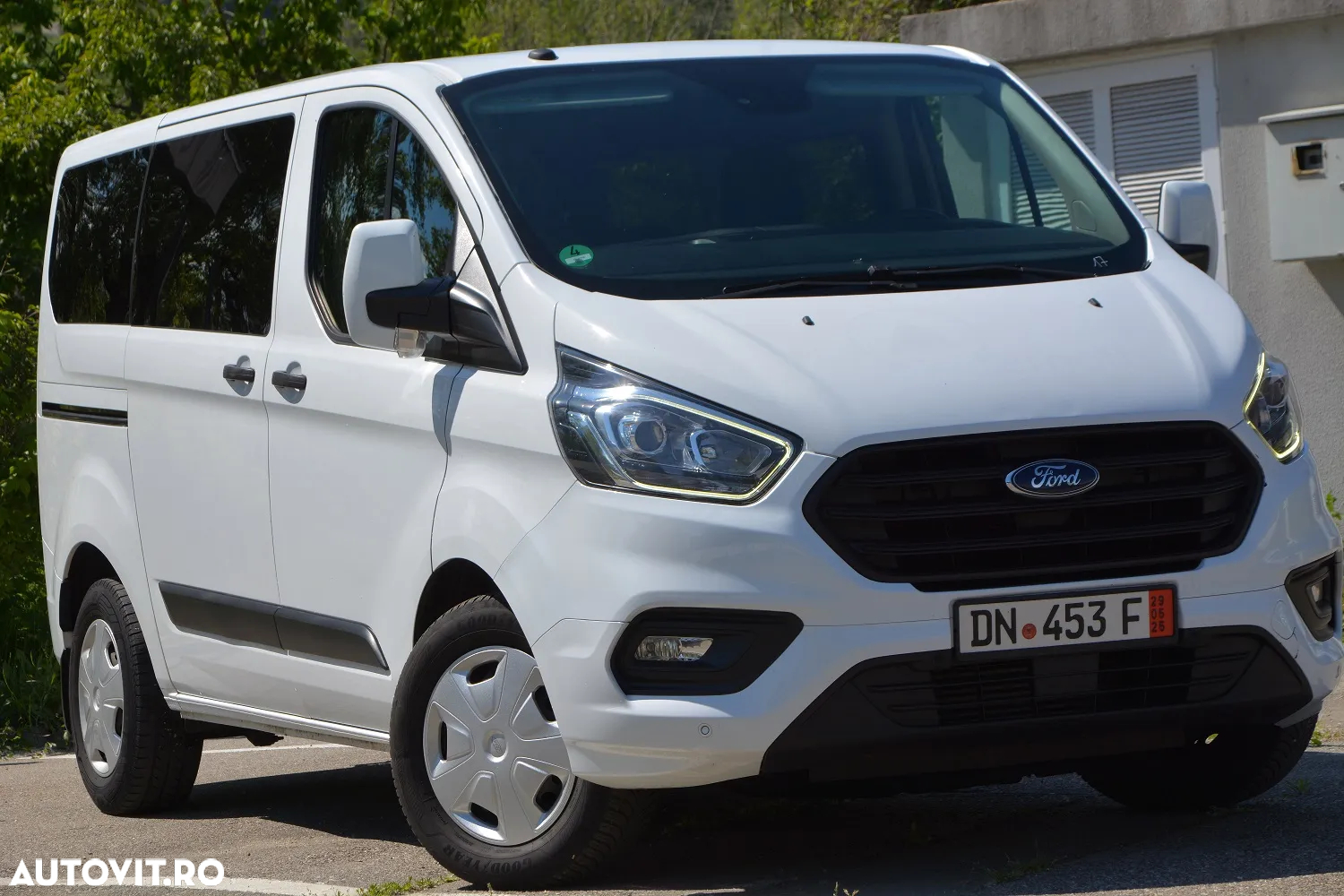 Ford Transit Custom Kombi 320 2.0 EcoBlue 130 CP L2H1 Trend - 11