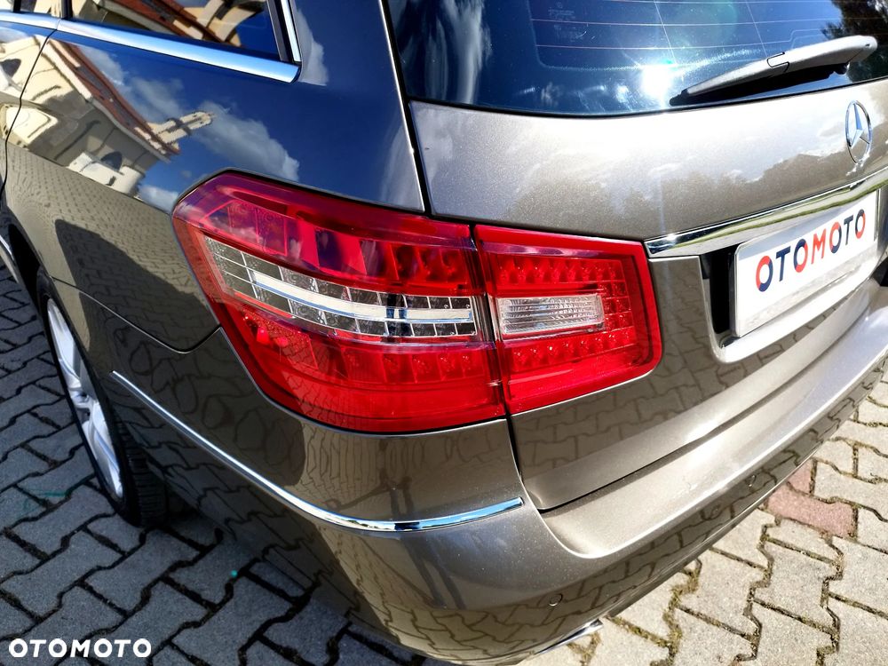 Mercedes-Benz Klasa E 200 CGI BlueEffICIENCY Avantgarde - 16