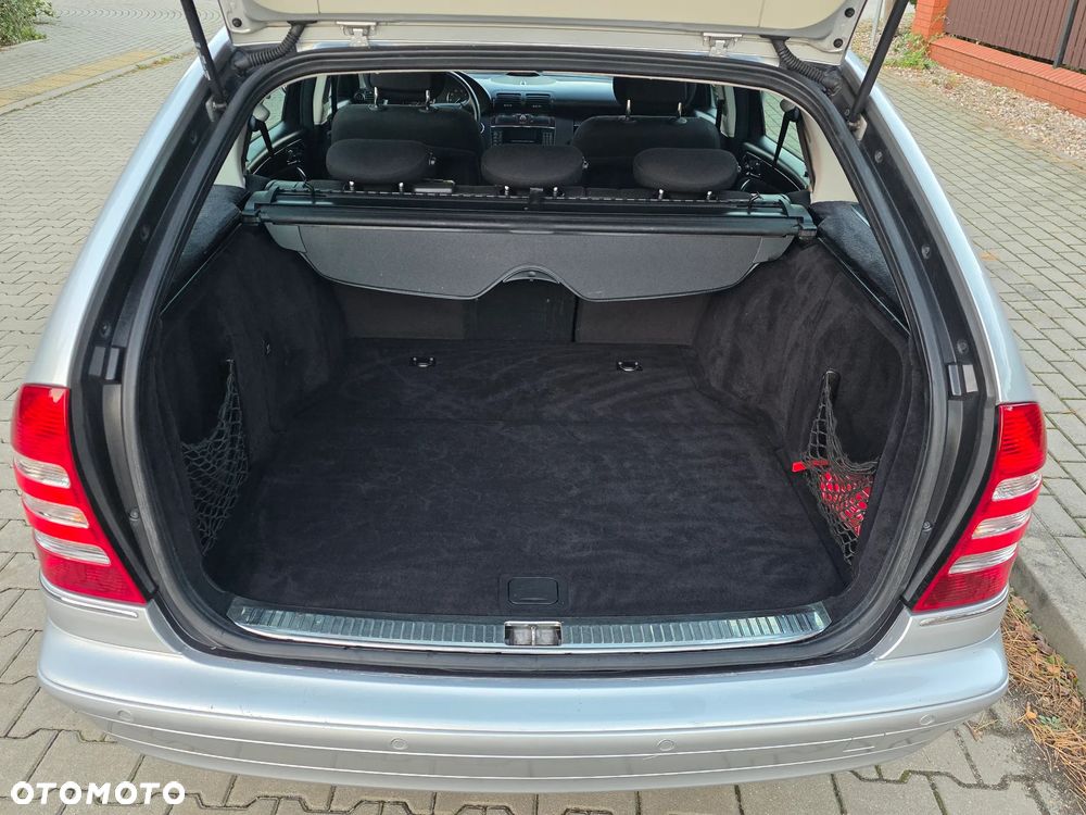 Mercedes-Benz Klasa C 200 Kompressor Automatik Classic - 31