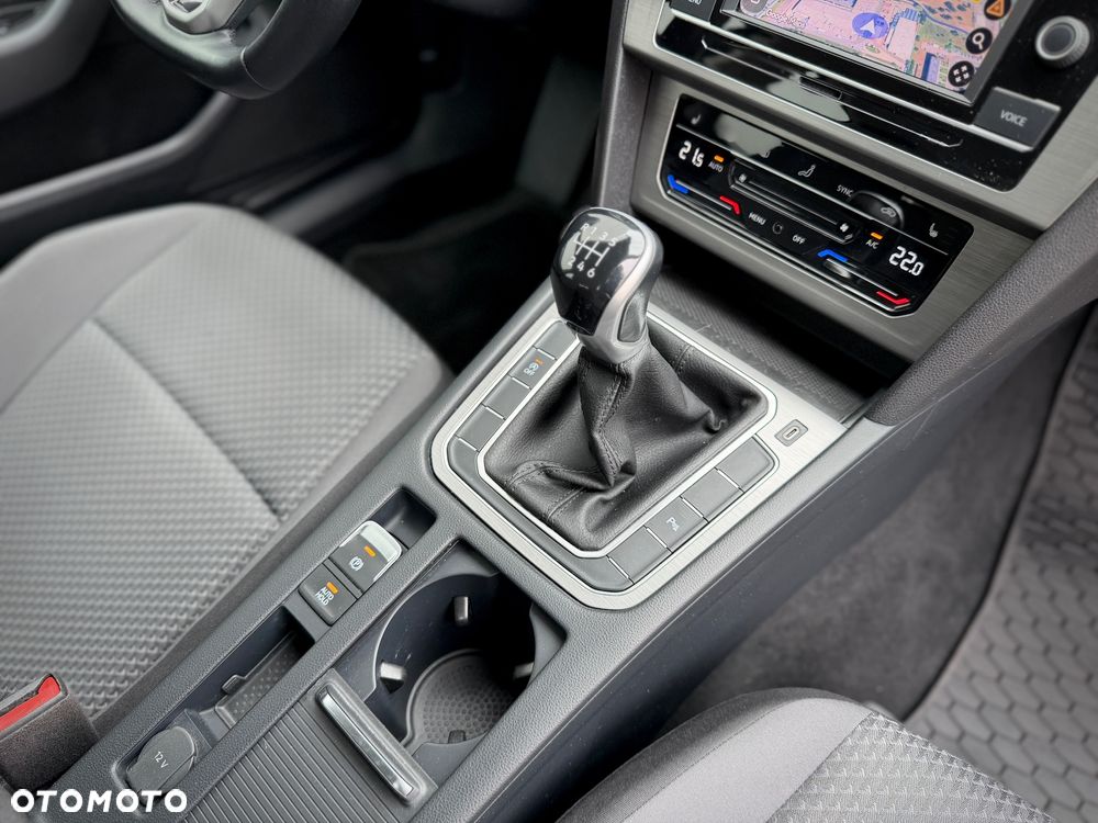 Volkswagen Passat 1.5 TSI EVO Business - 25